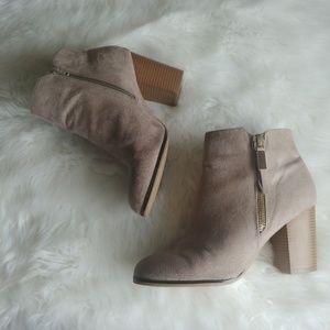 Apt. 9 Ankle Boots Size 10 Wide